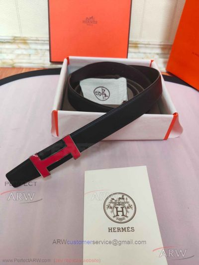 AAA Hermes Reversible Ladies' Belt For Sale - Red H Buckle